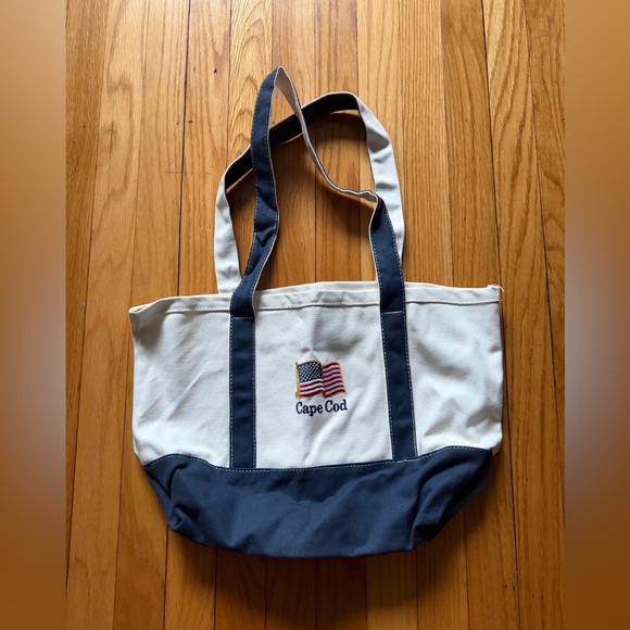 Handbags - NWOT Cape Cod Canvas Tote Bag with American Flag
